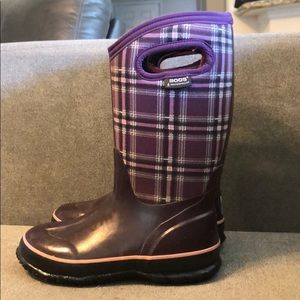 Girls sz 2 purple plaid Bogs boots